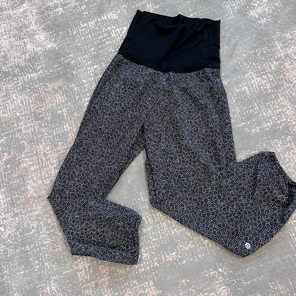 Lululemon cropped Track Pants Black White size 4 - Picture 4 of 4